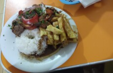 Lomo Saltado con Papas e Arroz